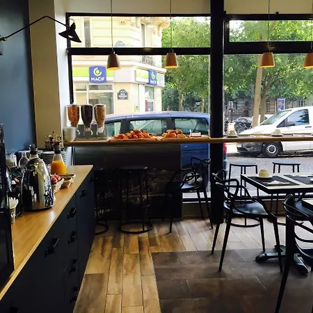 Coypel By Magna Arbor ホテル パリ